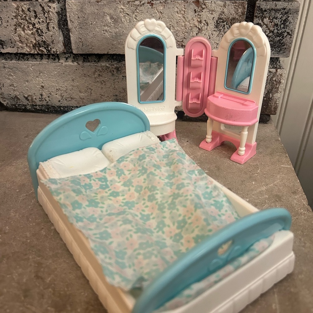 Vintage Loving Family 1993 Bedroom Furniture Set Bed Vanity Blue Floral Blanket